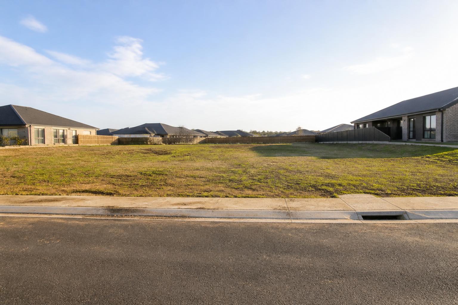 15 Serenity Road, FRASER RISE VIC 3336